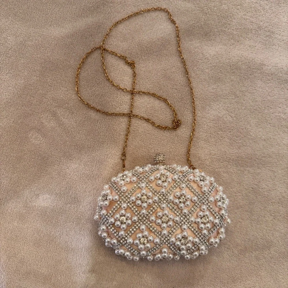ALDO Pearl Rhinestone Clutch Bridal Wedding Guest Formal Party‎ Luxe Chic